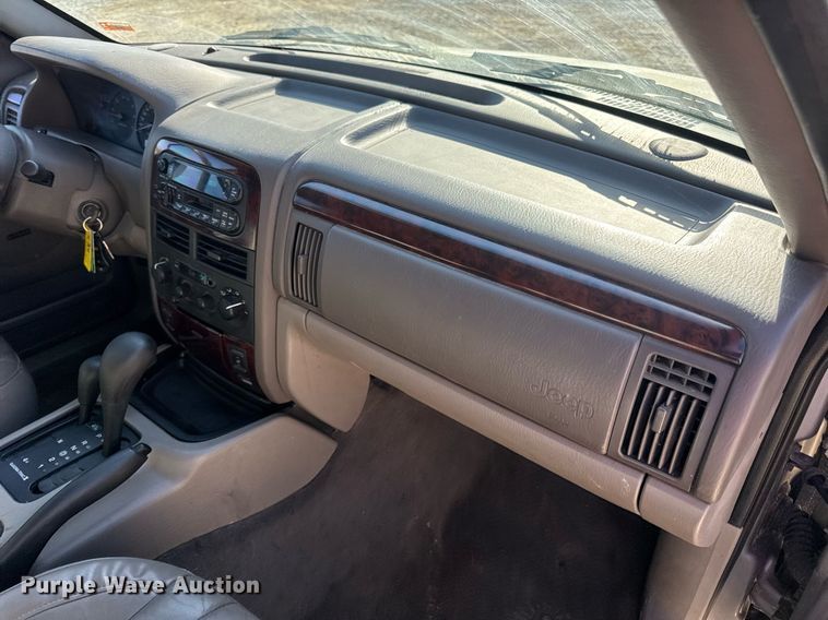 image for item EN4555 2000 Jeep Grand Cherokee Limited SUV