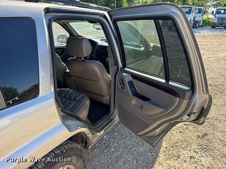 image for item EN4555 2000 Jeep Grand Cherokee Limited SUV