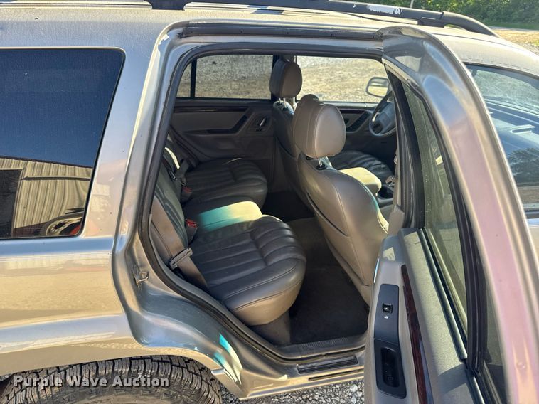 image for item EN4555 2000 Jeep Grand Cherokee Limited SUV