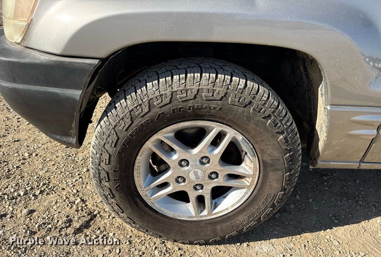 image for item EN4555 2000 Jeep Grand Cherokee Limited SUV