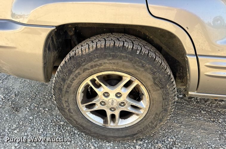 image for item EN4555 2000 Jeep Grand Cherokee Limited SUV