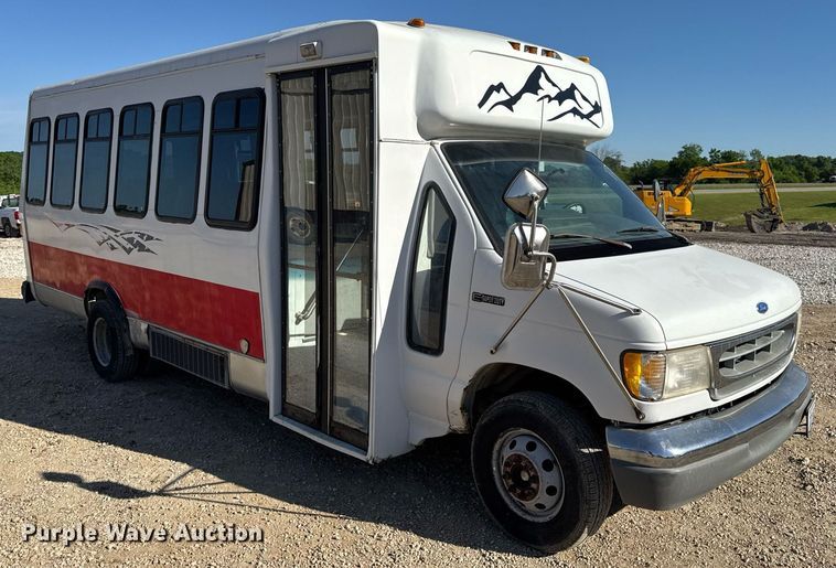 image for item EN4556 1997 Ford E450 Super Duty shuttle bus