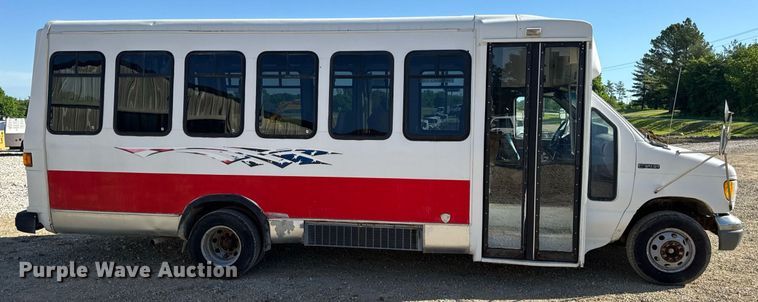 image for item EN4556 1997 Ford E450 Super Duty shuttle bus