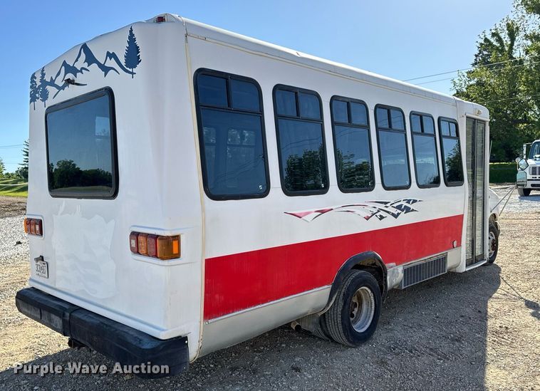 image for item EN4556 1997 Ford E450 Super Duty shuttle bus
