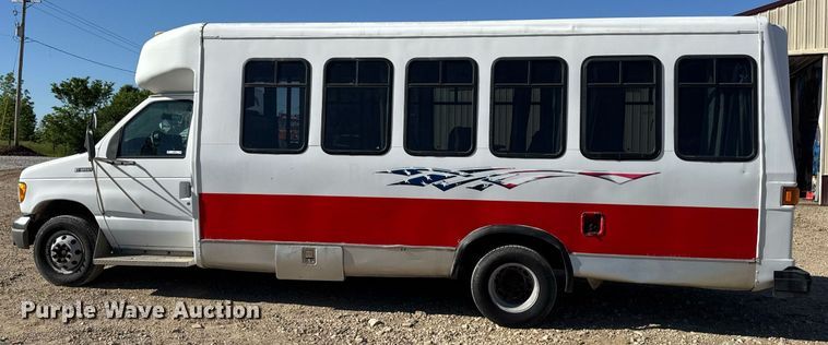 image for item EN4556 1997 Ford E450 Super Duty shuttle bus