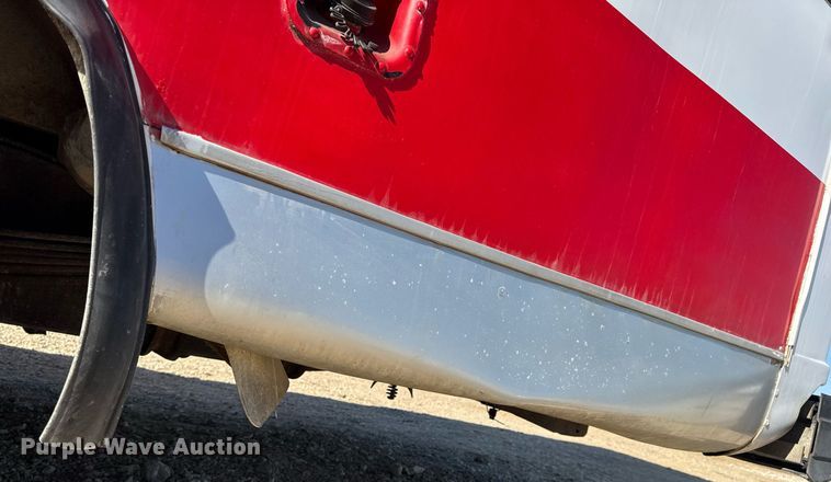 image for item EN4556 1997 Ford E450 Super Duty shuttle bus