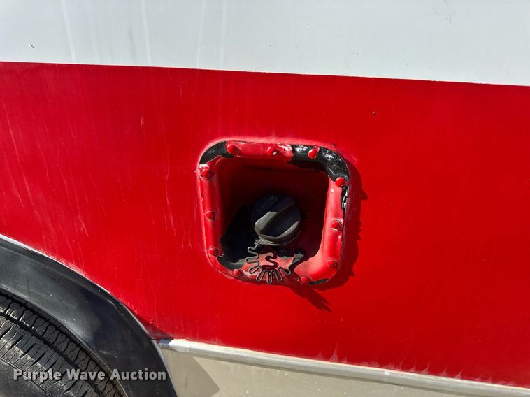 image for item EN4556 1997 Ford E450 Super Duty shuttle bus