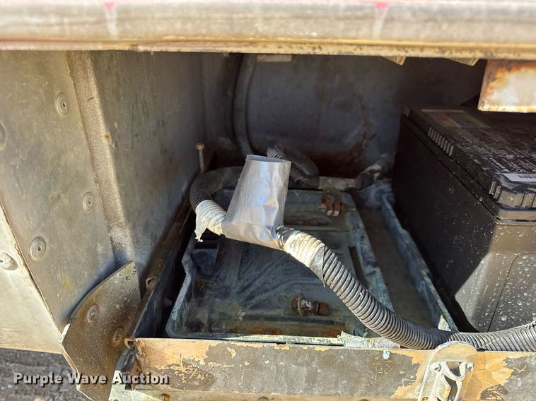 image for item EN4556 1997 Ford E450 Super Duty shuttle bus