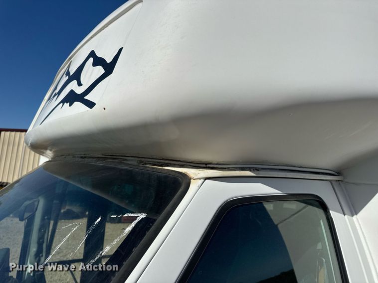 image for item EN4556 1997 Ford E450 Super Duty shuttle bus