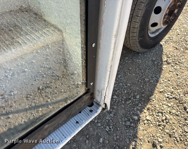 image for item EN4556 1997 Ford E450 Super Duty shuttle bus