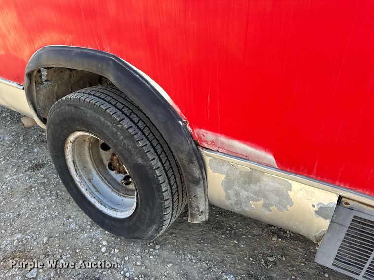 image for item EN4556 1997 Ford E450 Super Duty shuttle bus