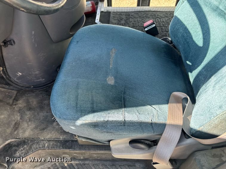 image for item EN4556 1997 Ford E450 Super Duty shuttle bus