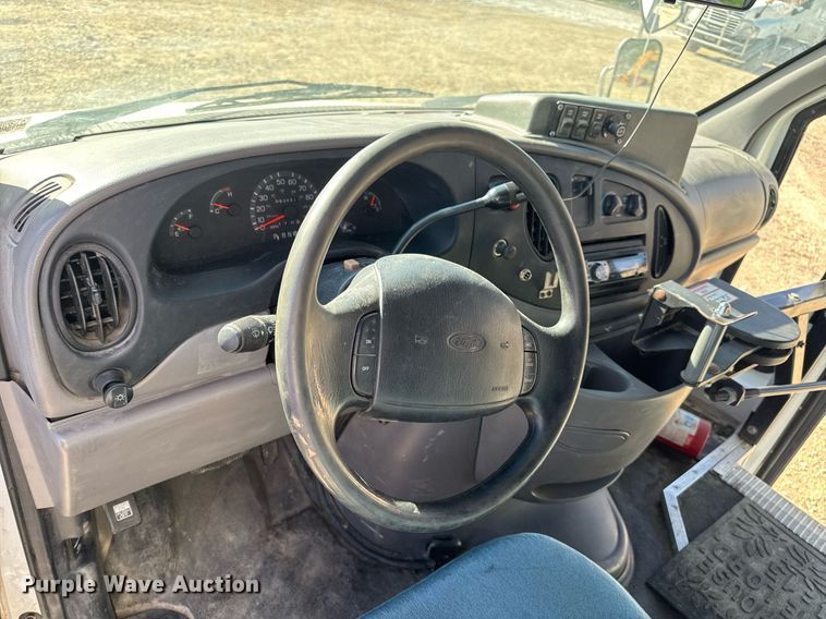 image for item EN4556 1997 Ford E450 Super Duty shuttle bus