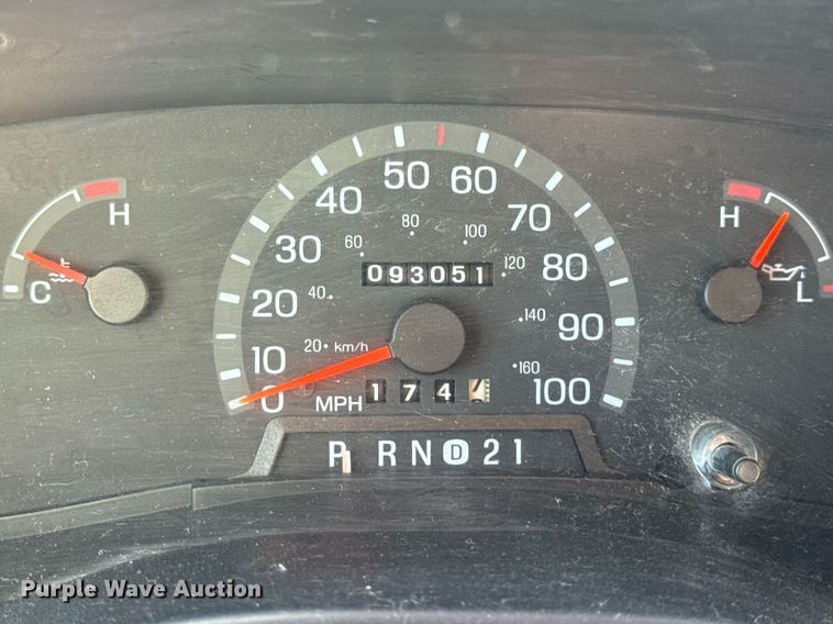 image for item EN4556 1997 Ford E450 Super Duty shuttle bus