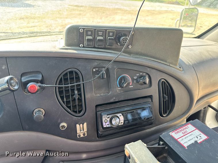 image for item EN4556 1997 Ford E450 Super Duty shuttle bus