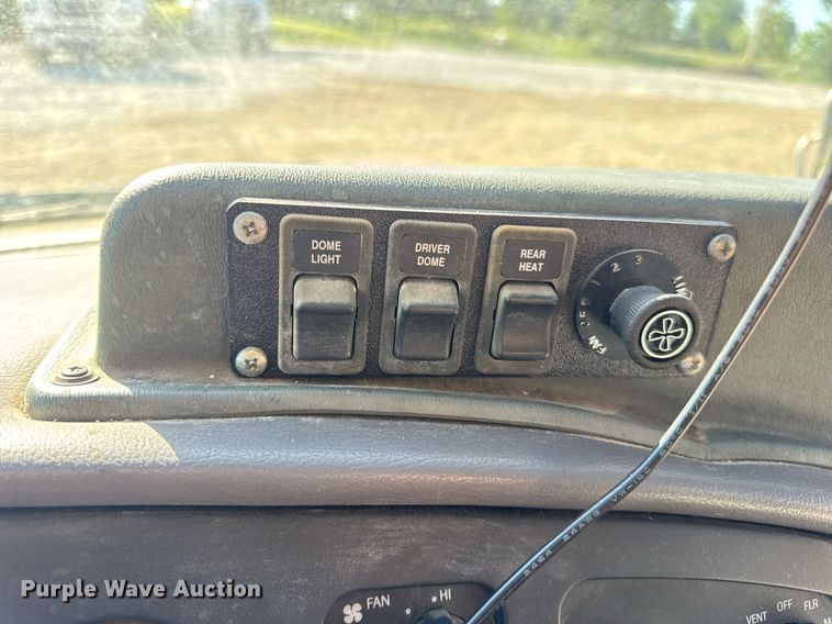 image for item EN4556 1997 Ford E450 Super Duty shuttle bus