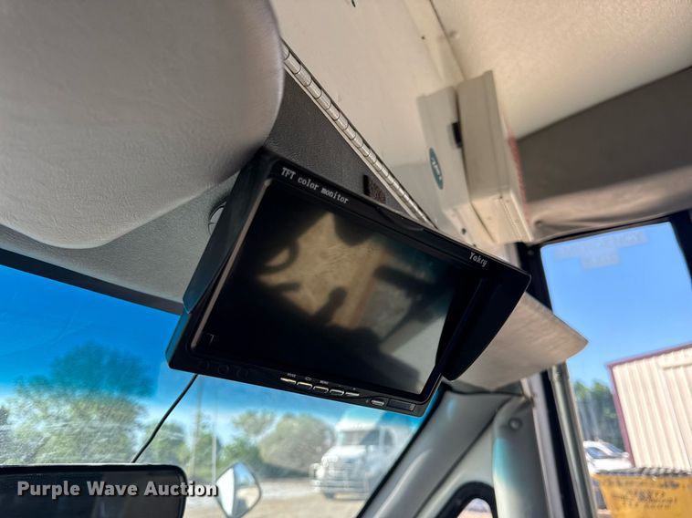 image for item EN4556 1997 Ford E450 Super Duty shuttle bus