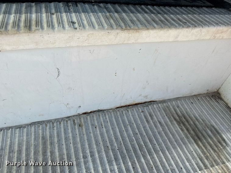 image for item EN4556 1997 Ford E450 Super Duty shuttle bus