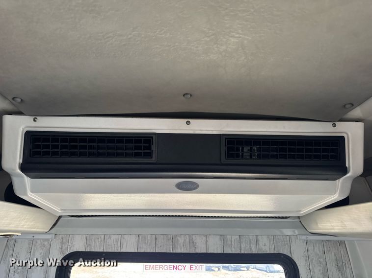 image for item EN4556 1997 Ford E450 Super Duty shuttle bus