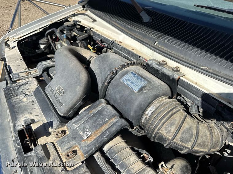 image for item EN4556 1997 Ford E450 Super Duty shuttle bus