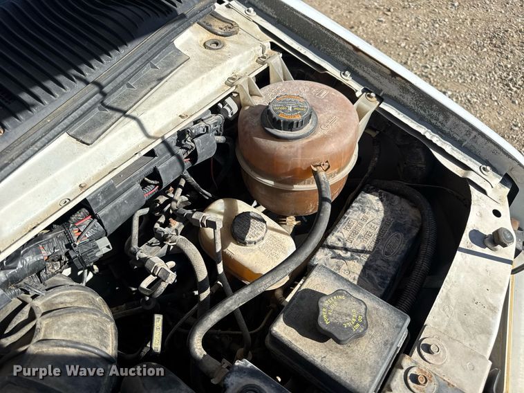 image for item EN4556 1997 Ford E450 Super Duty shuttle bus