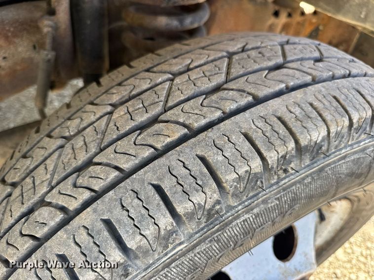 image for item EN4556 1997 Ford E450 Super Duty shuttle bus