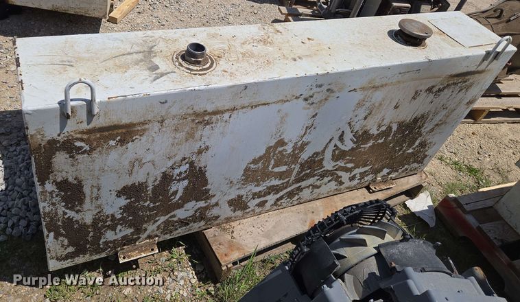 image for item EO0789 (2) fuel tanks