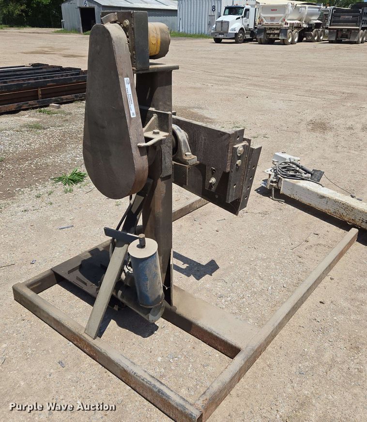 image for item EO0792 Engine stand