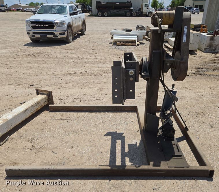 image for item EO0792 Engine stand