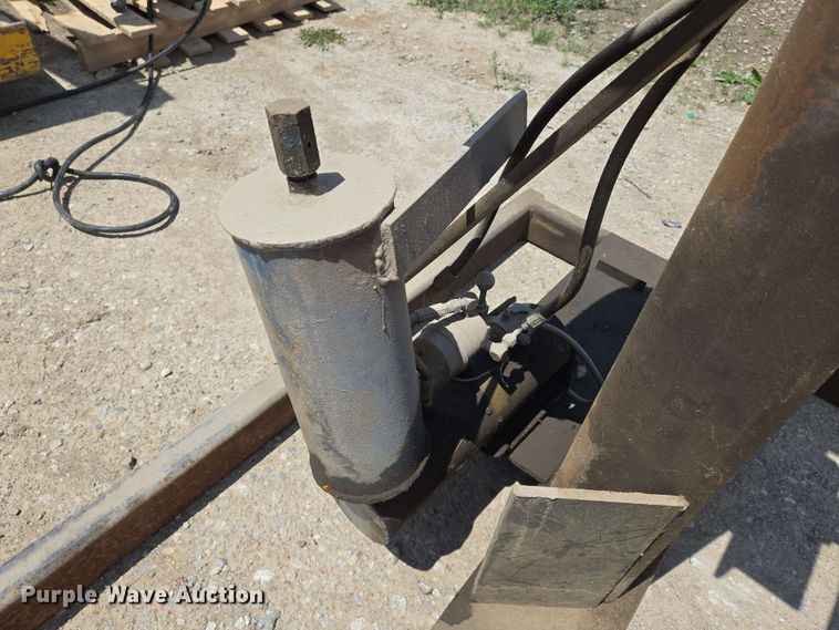 image for item EO0792 Engine stand