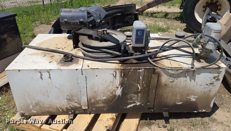 image for item EO0798 Tradesman tank 