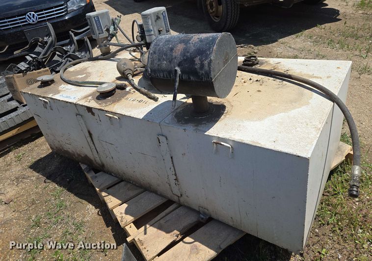 image for item EO0798 Tradesman tank 