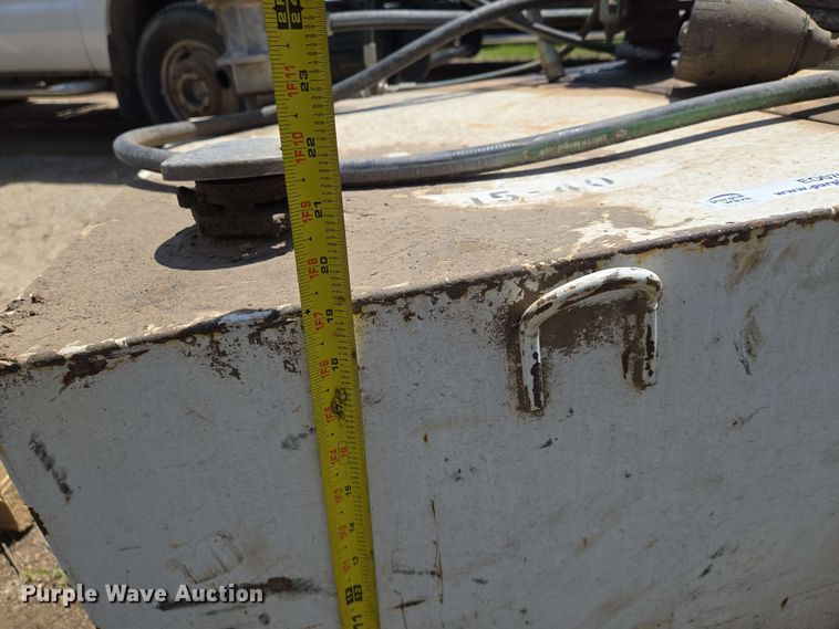 image for item EO0798 Tradesman tank 