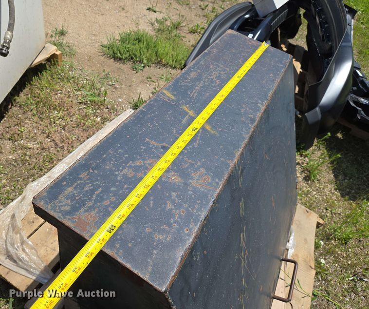 image for item EO0798 Tradesman tank 