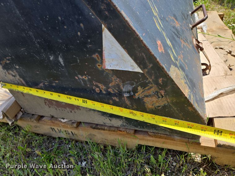 image for item EO0798 Tradesman tank 