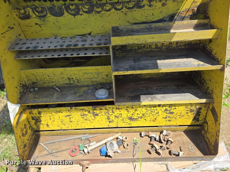 image for item EO0798 Tradesman tank 