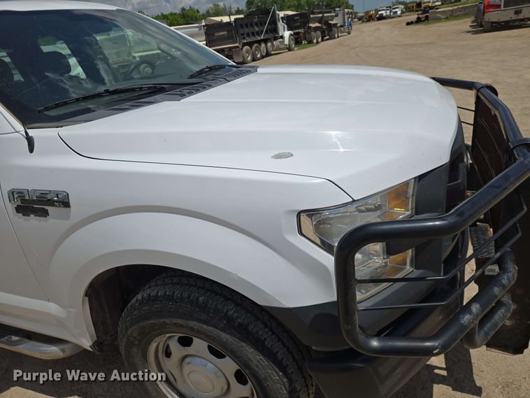 image for item EO0800 2016 Ford F150 SuperCab pickup truck