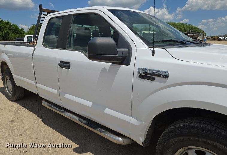 image for item EO0800 2016 Ford F150 SuperCab pickup truck