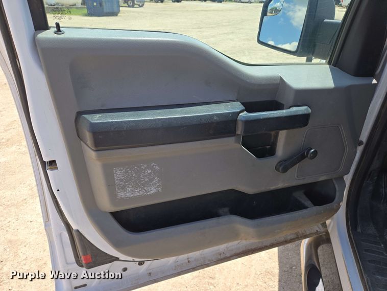 image for item EO0800 2016 Ford F150 SuperCab pickup truck