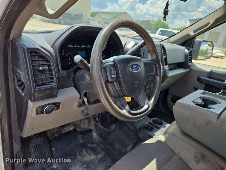 image for item EO0800 2016 Ford F150 SuperCab pickup truck