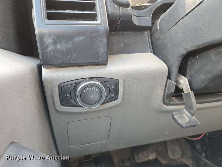 image for item EO0800 2016 Ford F150 SuperCab pickup truck