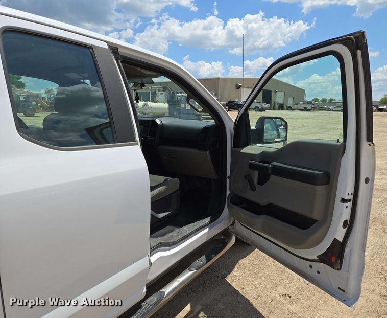 image for item EO0800 2016 Ford F150 SuperCab pickup truck