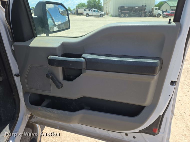 image for item EO0800 2016 Ford F150 SuperCab pickup truck