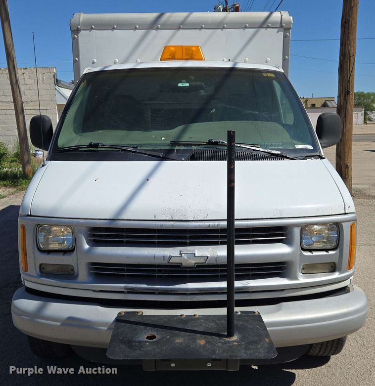 image for item EO0810 1997 Chevrolet  Express G3500 delivery van