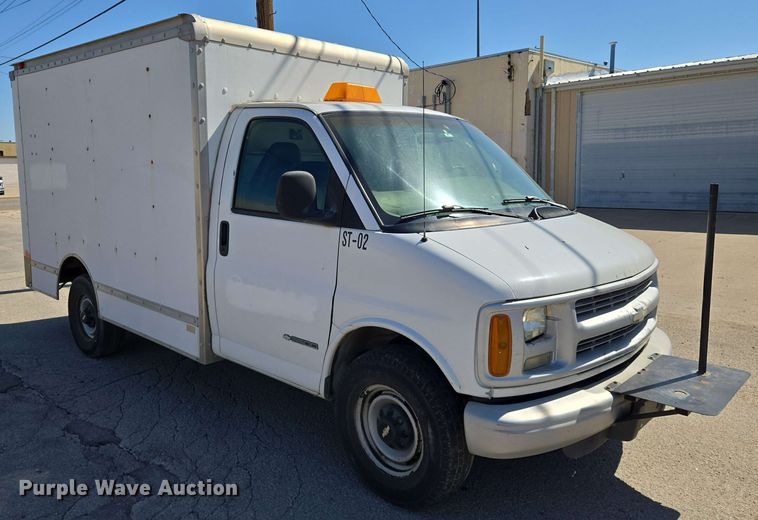 image for item EO0810 1997 Chevrolet  Express G3500 delivery van