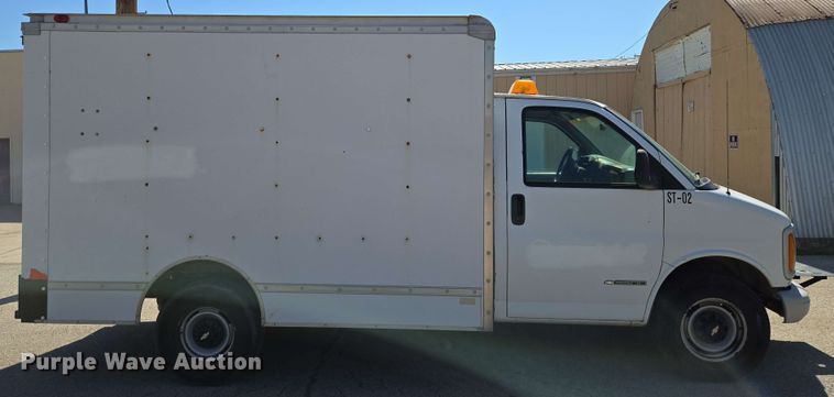 image for item EO0810 1997 Chevrolet  Express G3500 delivery van