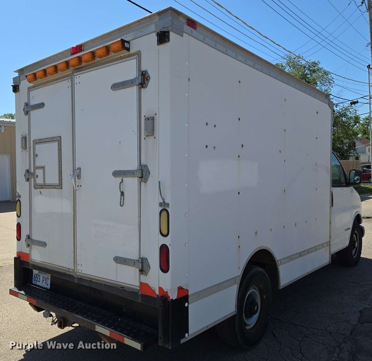image for item EO0810 1997 Chevrolet  Express G3500 delivery van