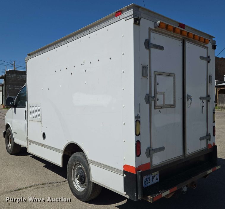 image for item EO0810 1997 Chevrolet  Express G3500 delivery van