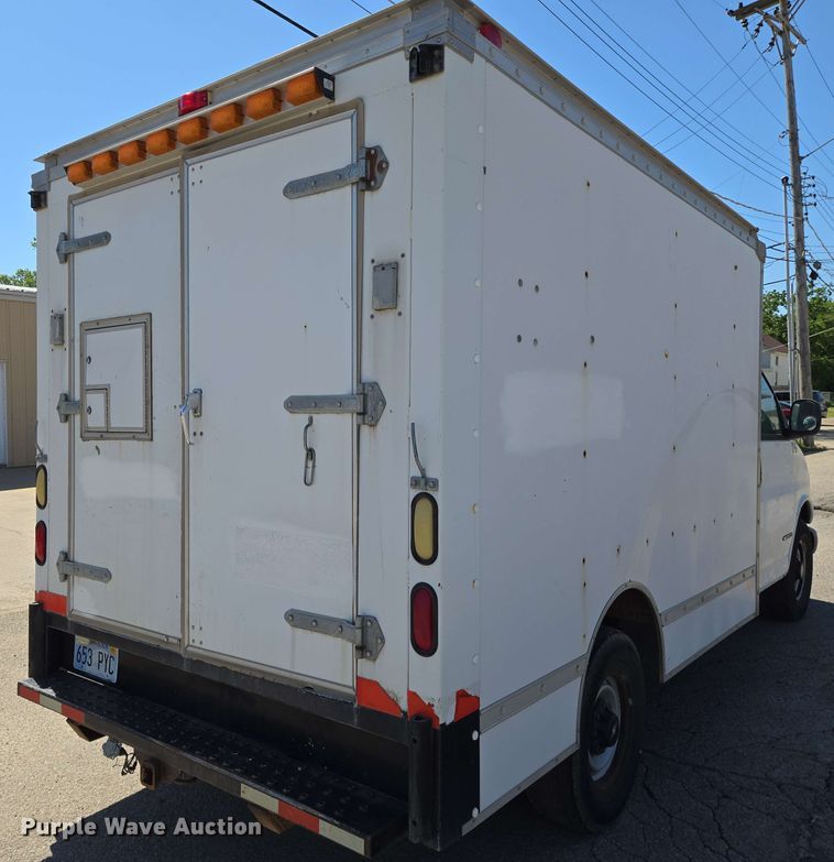 image for item EO0810 1997 Chevrolet  Express G3500 delivery van