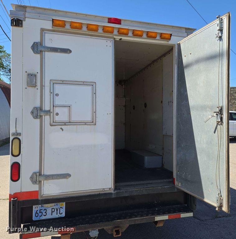 image for item EO0810 1997 Chevrolet  Express G3500 delivery van